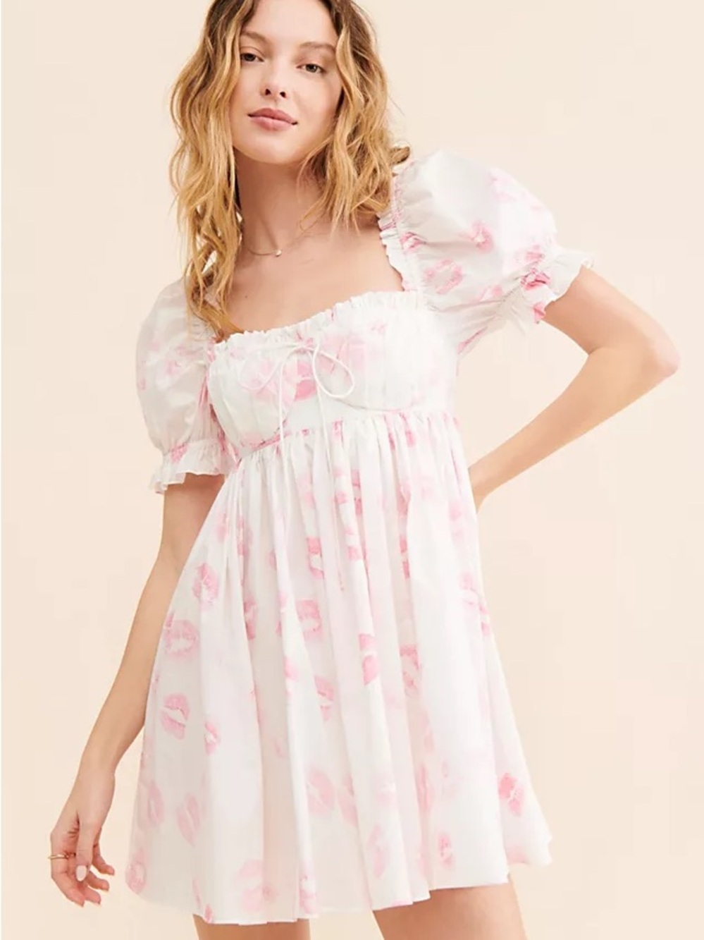 Selkie Kiss on the Lips BeBe Seashell Dress White Pink Mini Puff Sleeve Medium